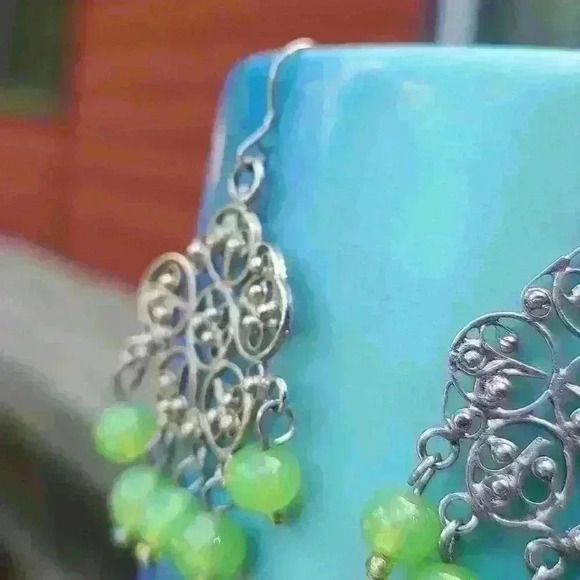 Vintage silver tone green gemstone beads earrings - Picture 6 of 16